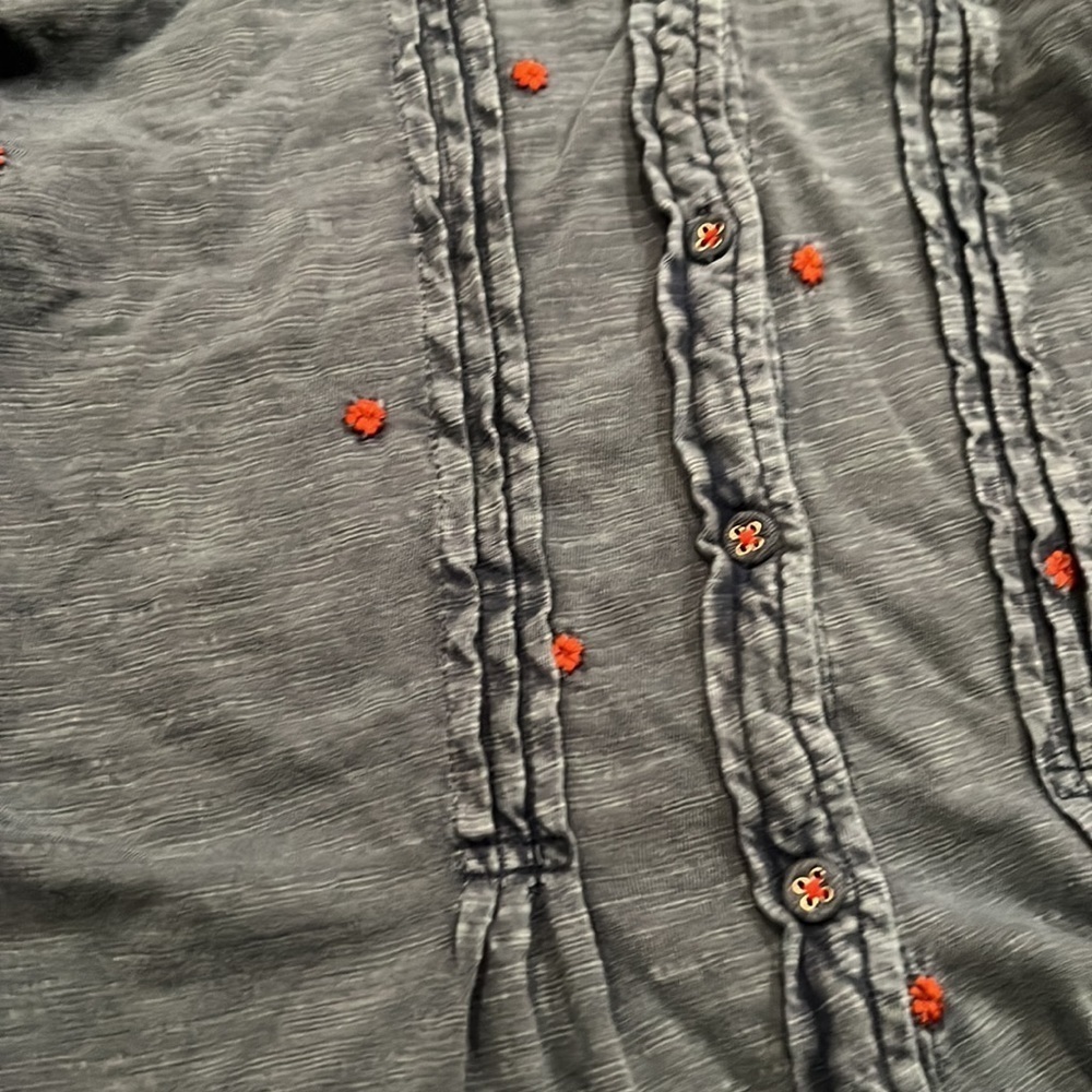 Lucky Brand Blouse Womens S Blue Red Embroidered Flowers Button Up Bohemian - Picture 2 of 3